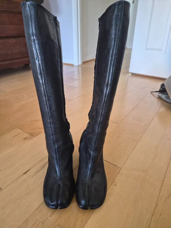 Maison Martin Margiela Shoes - Maison Margiela Black Knee High Leather Tabi Boots Sz 40
